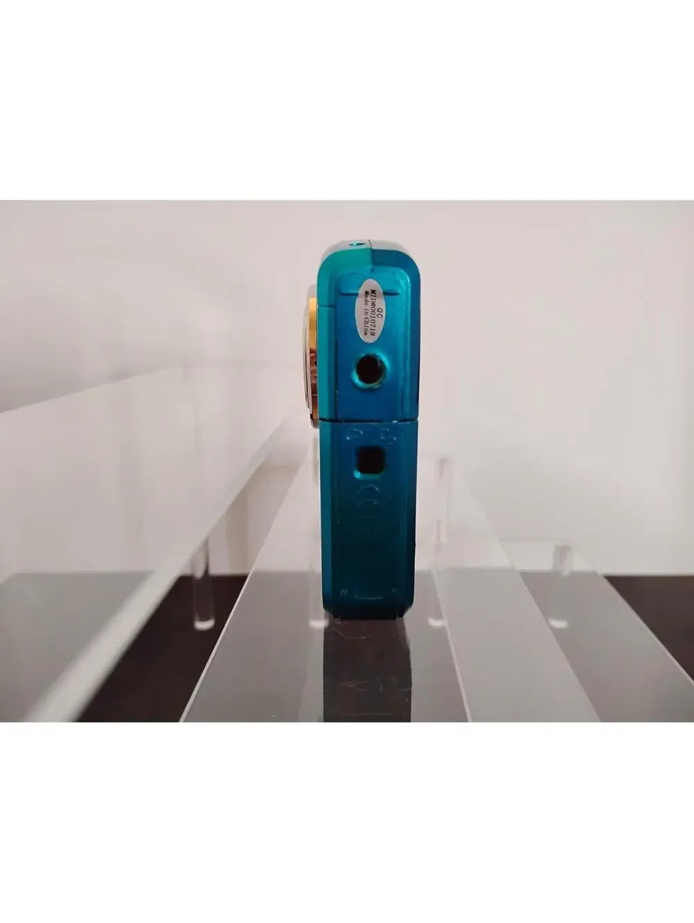 Polaroid ISO48 16MP Digital Camera Water Proof, Instant Sharing With Case